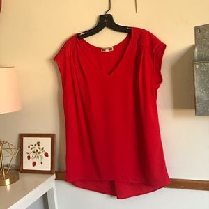 AMAZING BRIGHT RED TOP 🍓